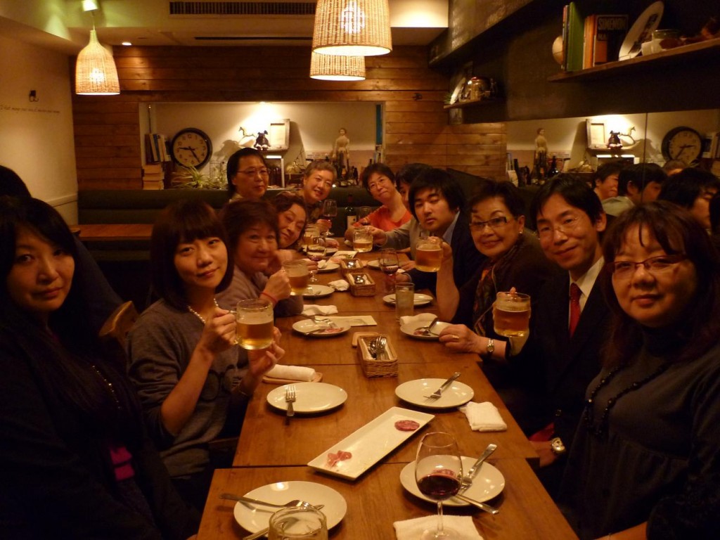 懇親会で