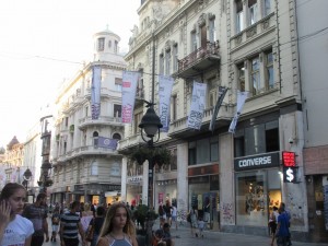 クネズ・ミハイロヴァ通りは、ヨーロッパで一番人気の歩行者天国とも言われています。