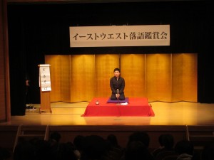 自作の小噺を披露する顔さん