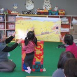 聞いている子どもさん達も、どんどん引き込まれていき、ついに前に出てきて～～～。