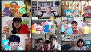 子どもたちは第１回目に作ったチマチョゴリも持ってきました。